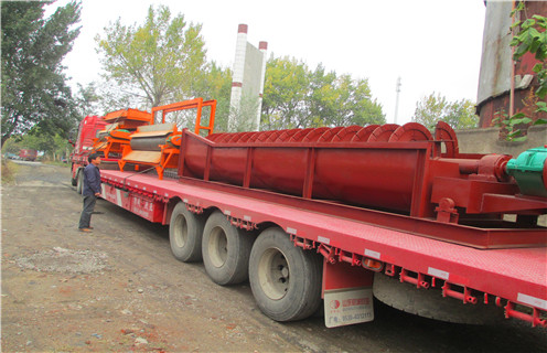 濕式磁選機(jī)，石英砂濕式磁選機(jī)多少錢(qián)一臺(tái)_釩鈦鐵礦石英砂濕式磁選機(jī)多少錢(qián)一臺(tái)型號(hào)參數(shù)及磁場(chǎng)強(qiáng)度