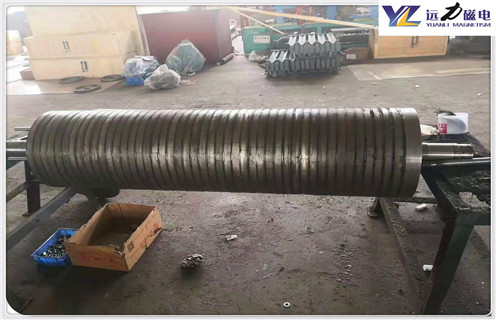 鐵礦石干式磁選機(jī)，濰坊鐵礦石干式磁選機(jī)設(shè)備廠家注重磁選機(jī)的質(zhì)量生產(chǎn)_濰坊鐵礦石干式磁選機(jī)設(shè)備廠家注重磁選機(jī)的質(zhì)量生產(chǎn)皮帶及結(jié)構(gòu)價(jià)格