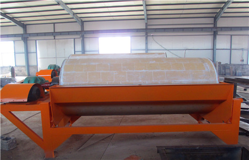 干粉磁選機(jī)，關(guān)注行業(yè)生產(chǎn)，干粉磁選機(jī)更適合市場使用，關(guān)注行業(yè)生產(chǎn)，干粉磁選機(jī)更適合市場使用磁場一般為多少_磁塊如何排列