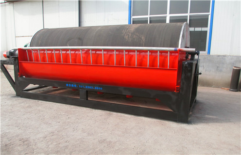 鐵礦干式磁選機，云南鐵礦干式磁選機_推薦合適廠家皮帶及結(jié)構(gòu)價格，云南鐵礦干式磁選機